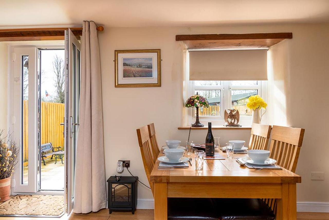 Tregarnedd Cottage Клангефни Екстериор снимка